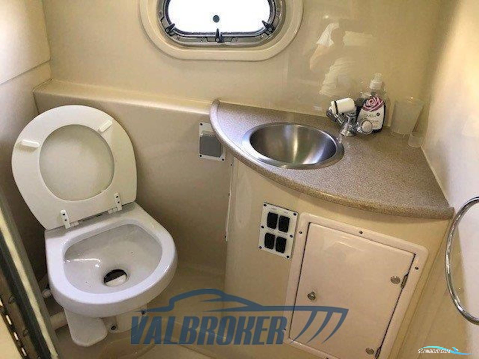 Four Winns Vista 288