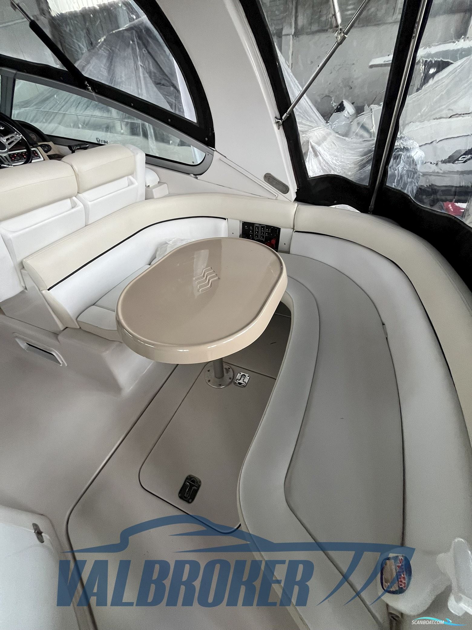 Four Winns Vista 288