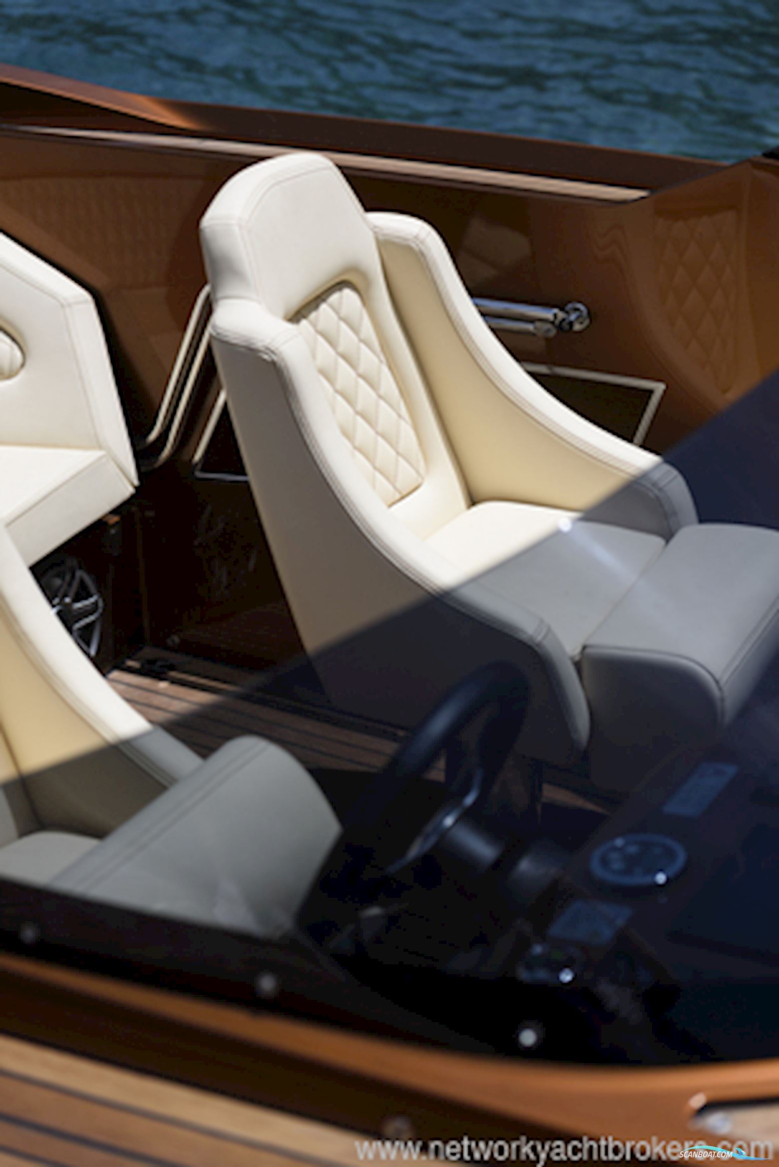 Frauscher 858  Fantom