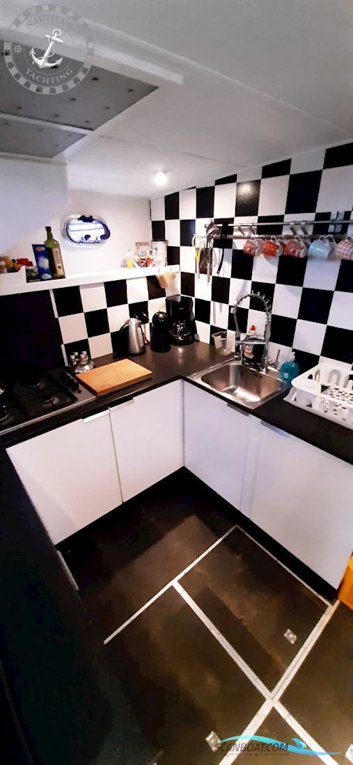 Funcraft 1500 Flybridge