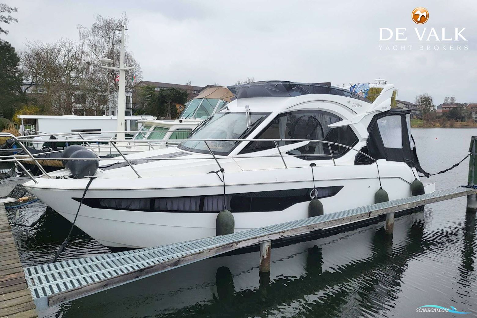 Galeon 300 Fly