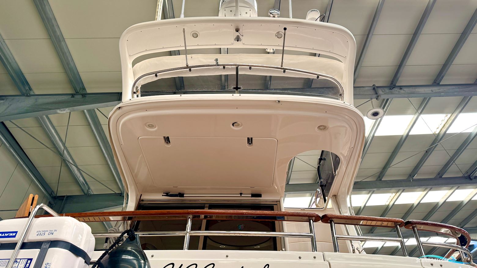 Galeon 330 Fly
