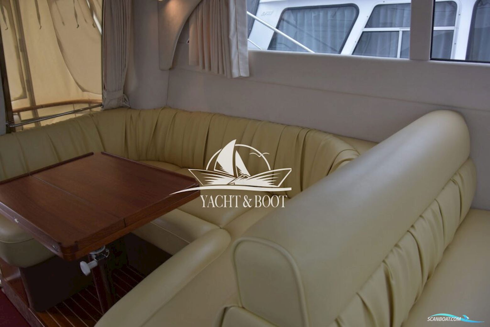 Galeon 330 Fly