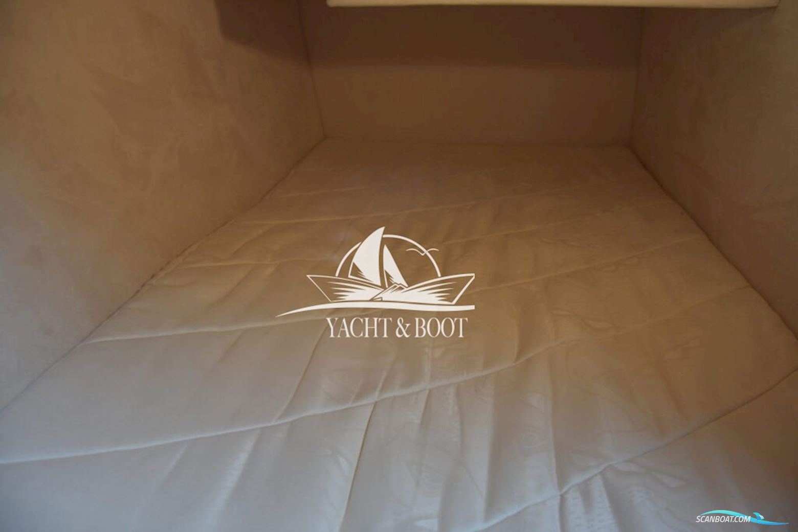 Galeon 330 Fly
