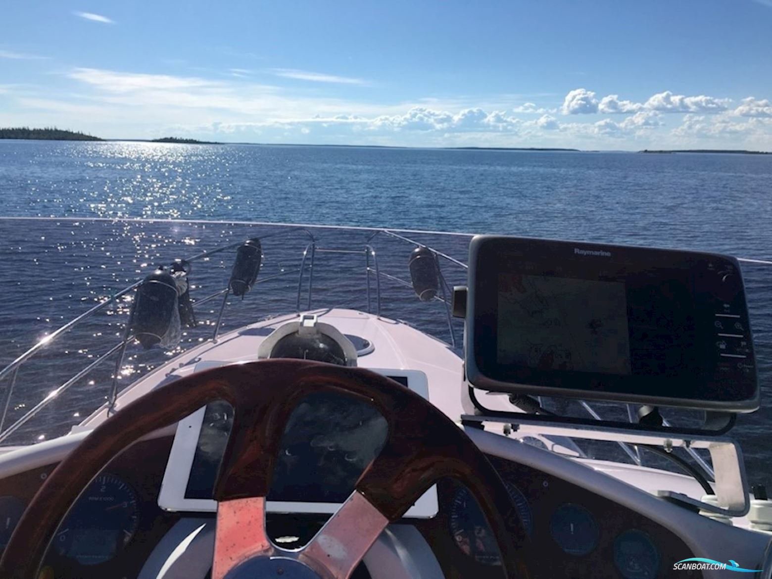 Galeon 330 Fly