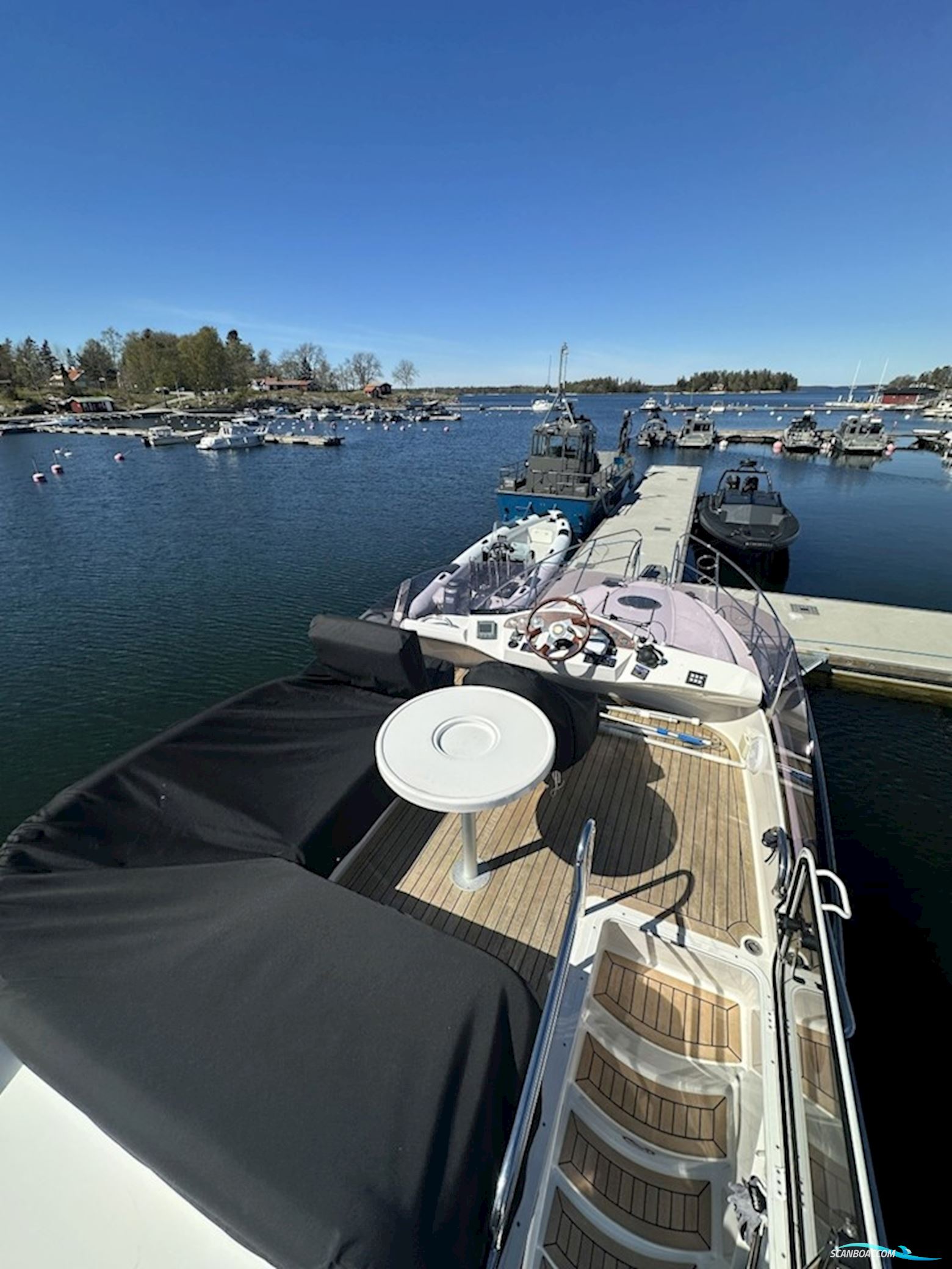 Galeon 330 Fly