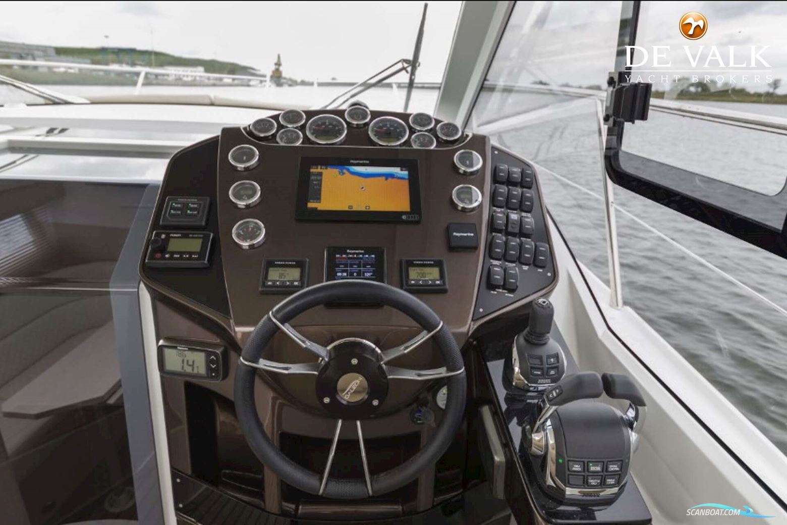 Galeon 335 HTS