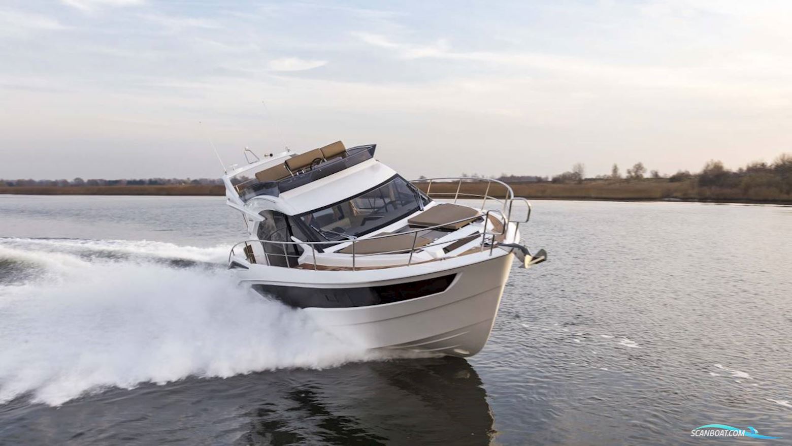 Galeon 360 FLY
