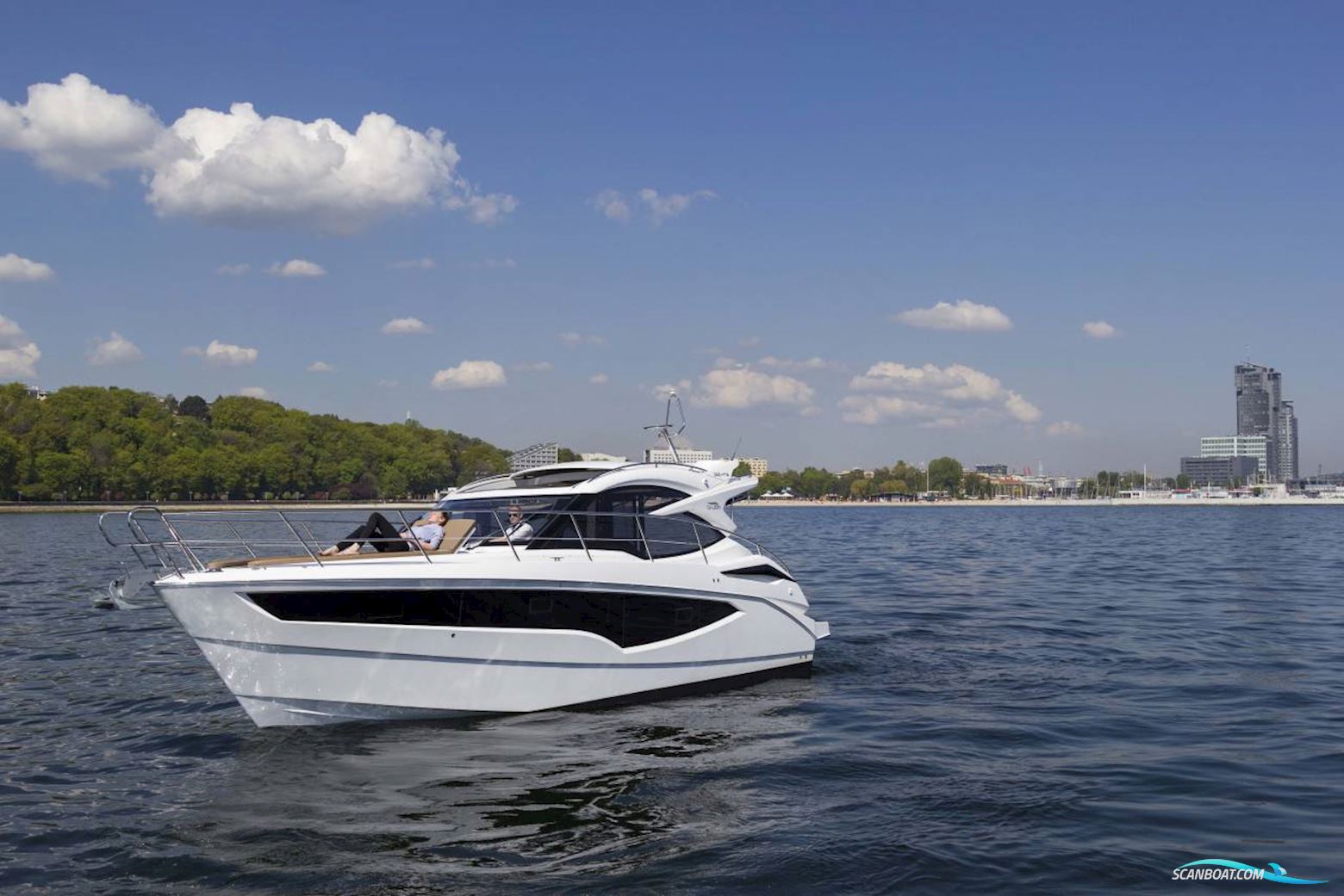 Galeon 365 HTS