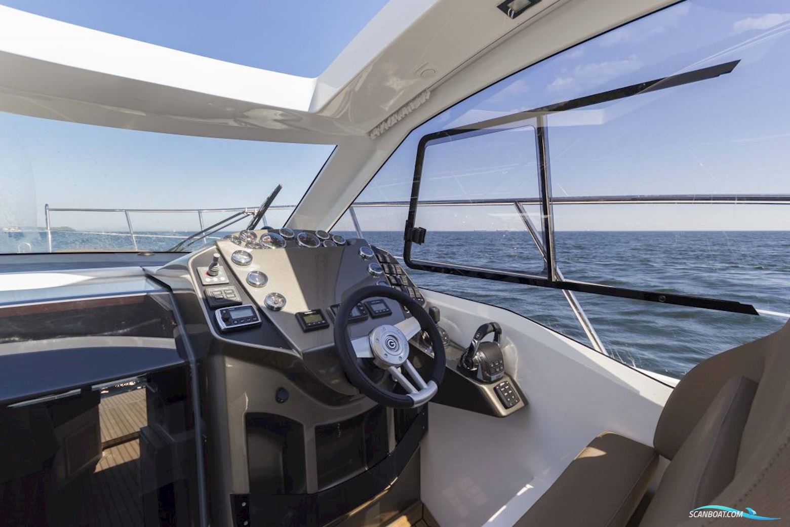 Galeon 365 HTS