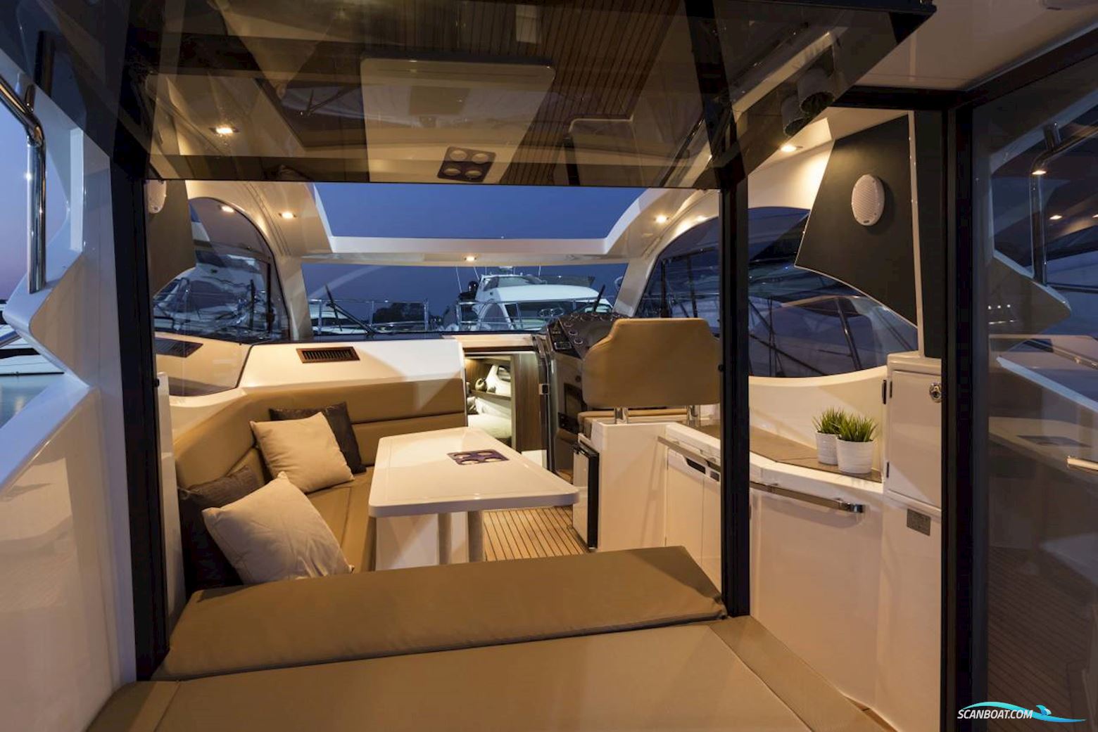 Galeon 365 HTS