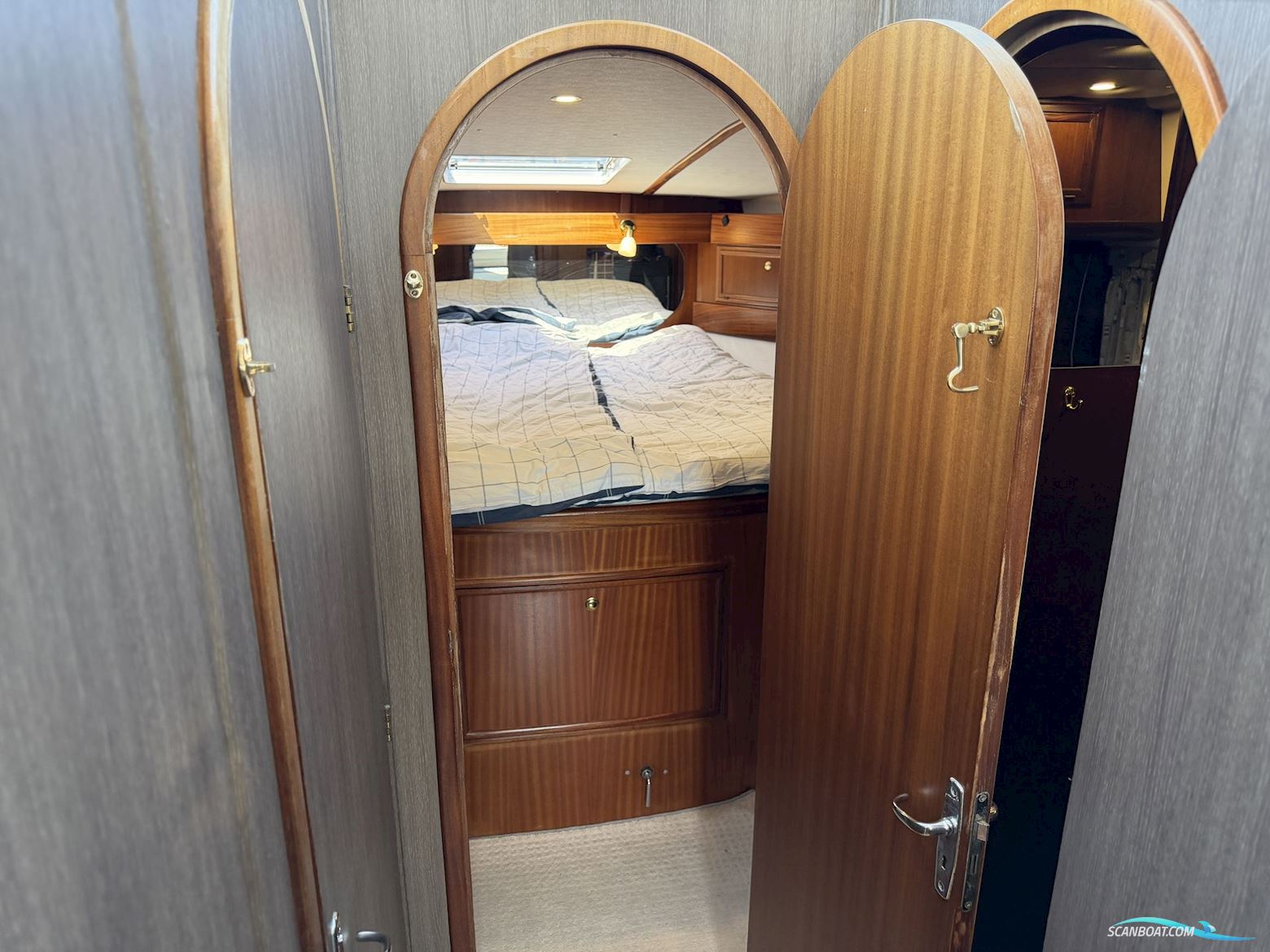 Galeon 380