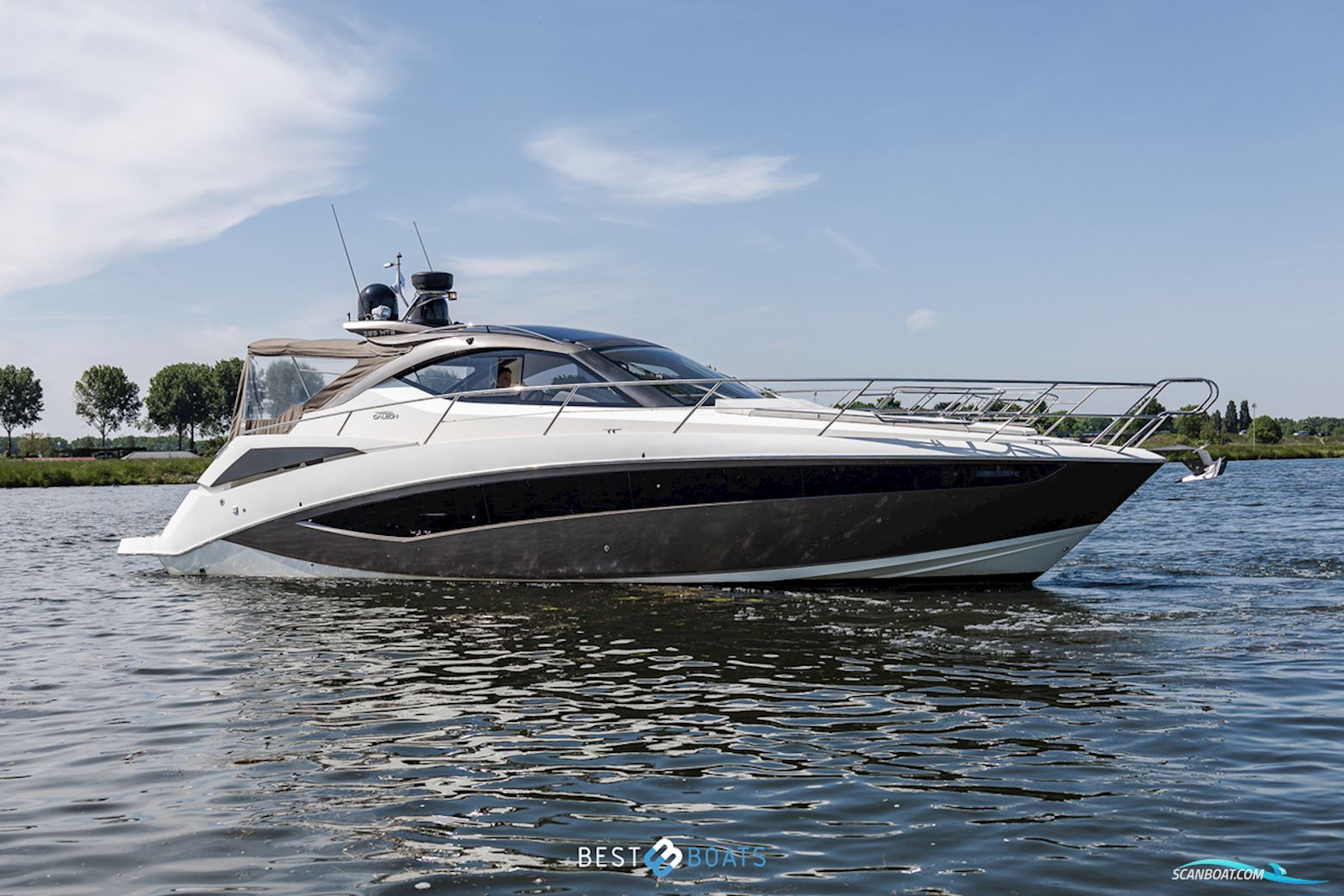 Galeon 385 Hts Motorboten 2011, met Volvo Penta is Een Toonaangevende Fabrikant Van Maritieme en Industriële Motoren, Bekend om Hun Betrouwbaarheid, Innovatie en Krachtige Prestaties. motor, The Netherlands