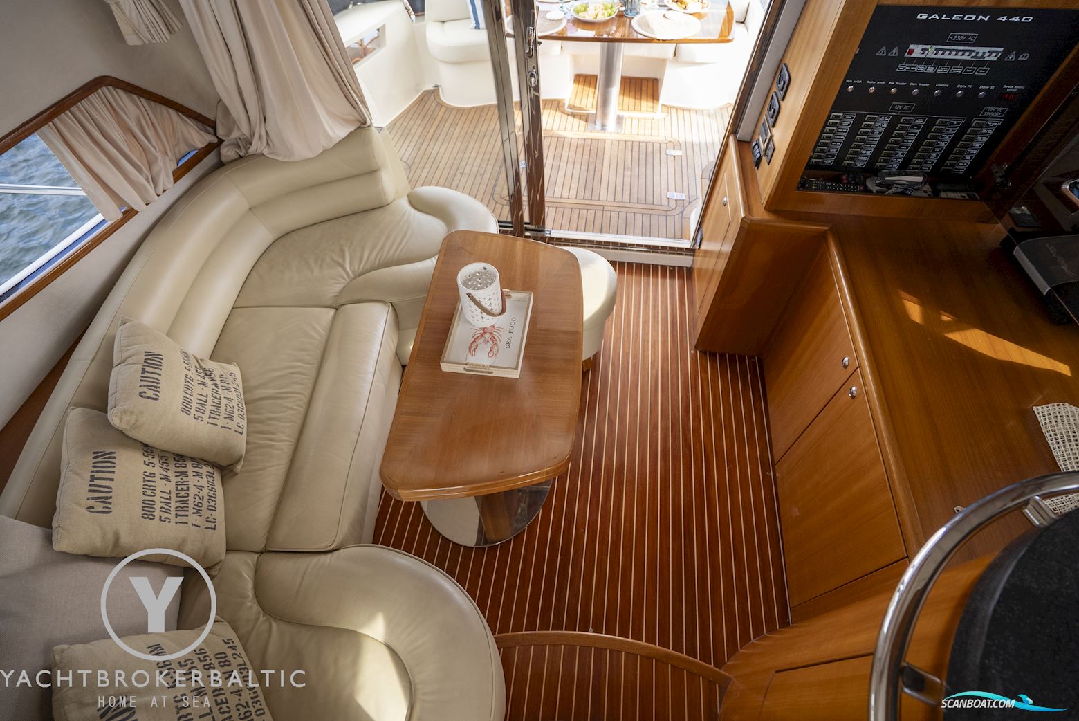 Galeon 440 fly
