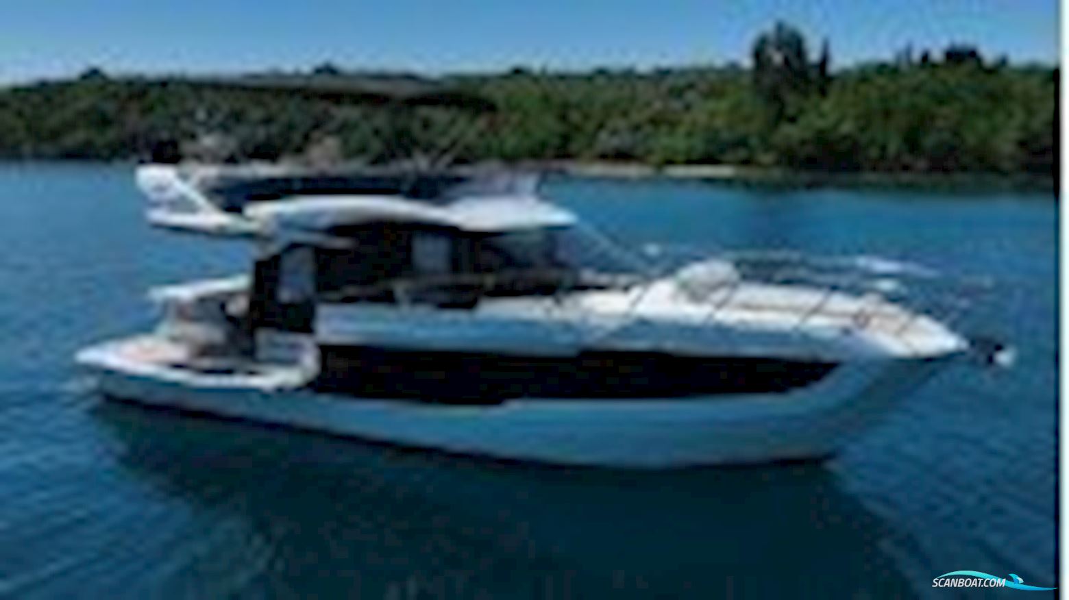 Galeon 440 Fly