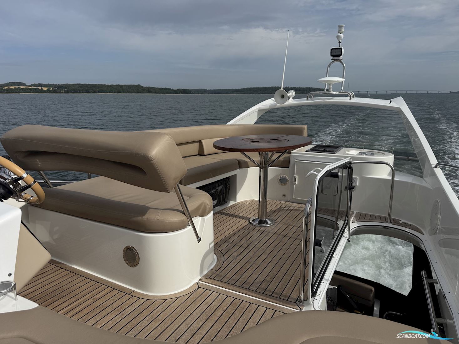 Galeon 440 Fly