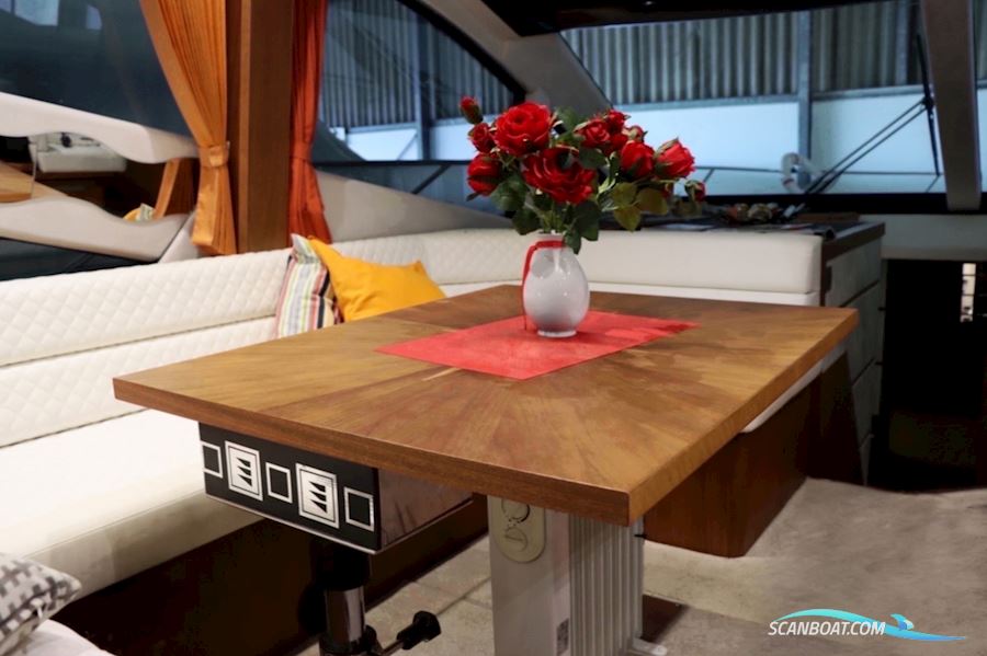 Galeon 560 Skydeck 