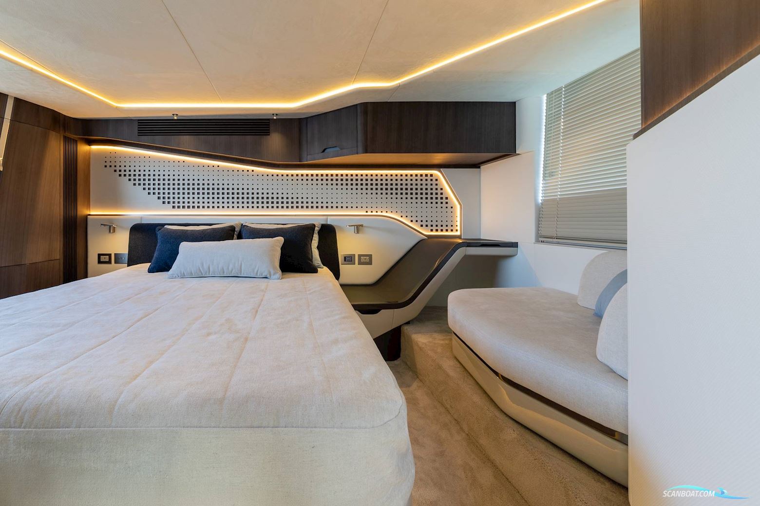 Galeon 570 Sky