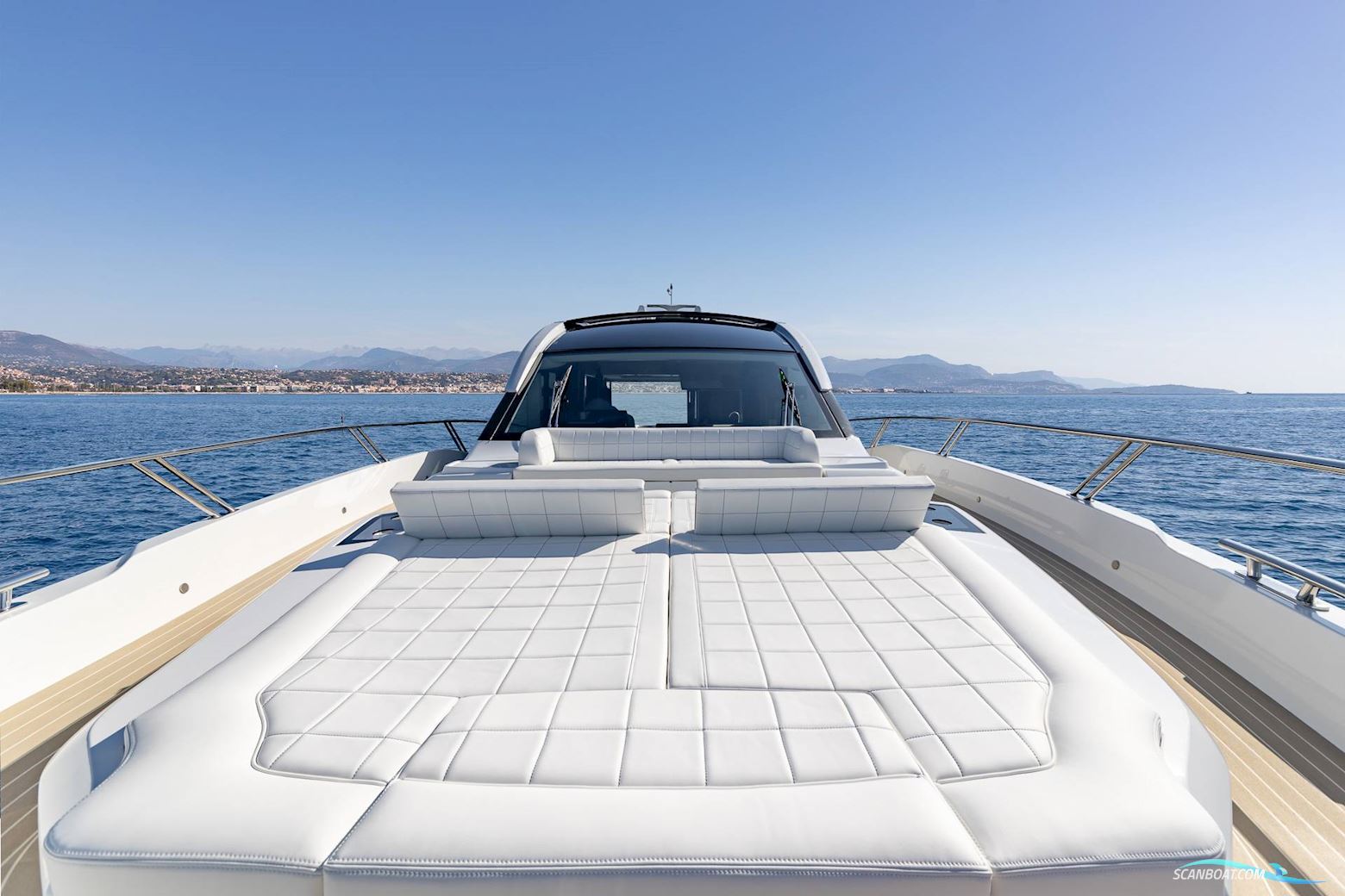 Galeon 570 Sky