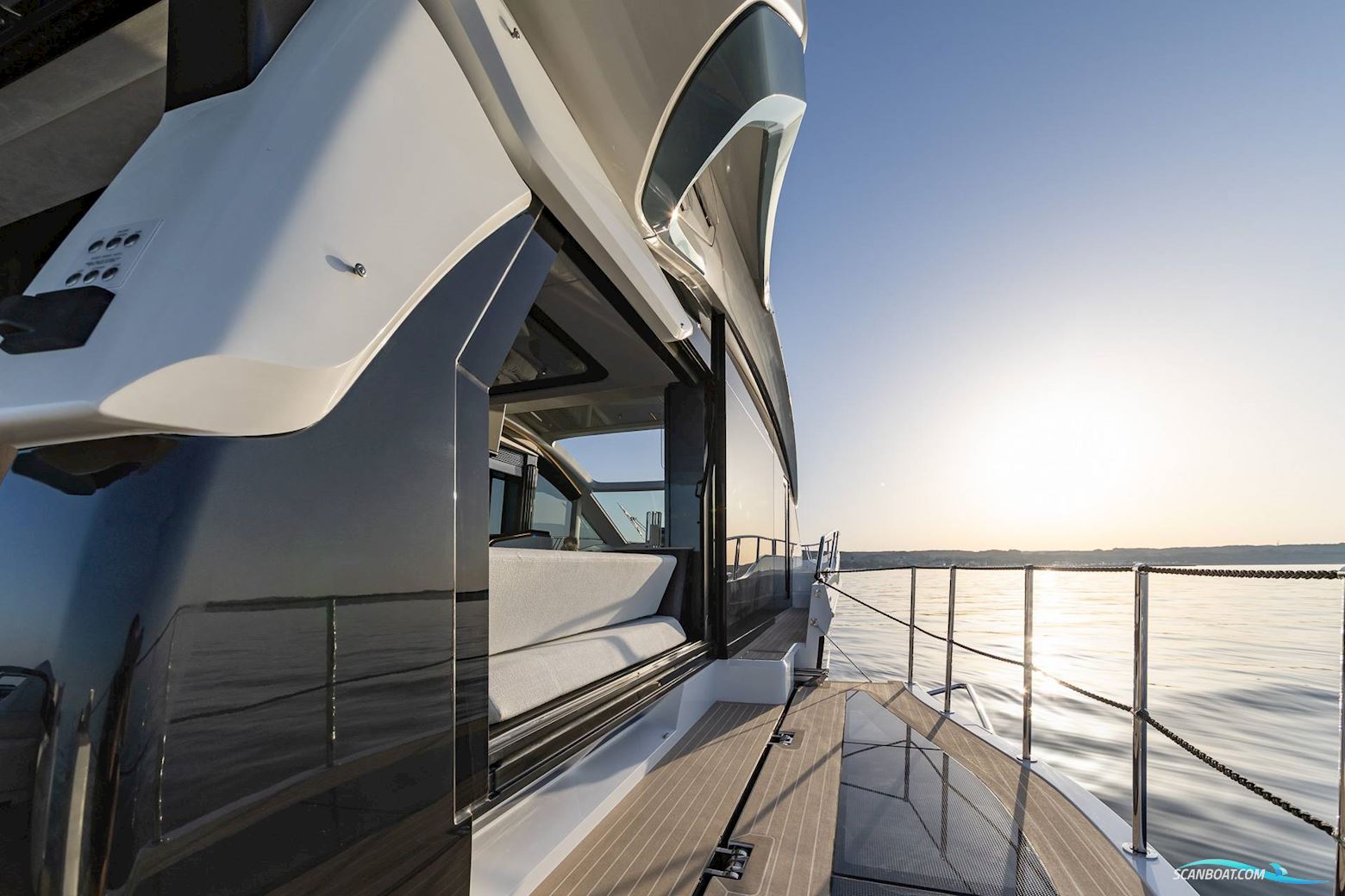 Galeon 570 Sky