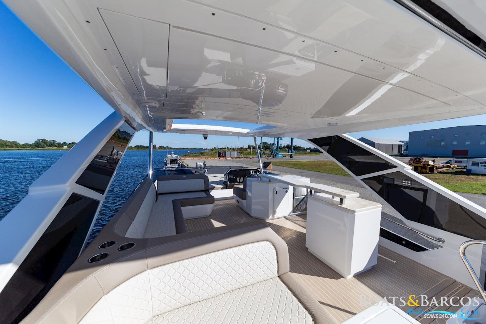 Galeon 640 Fly
