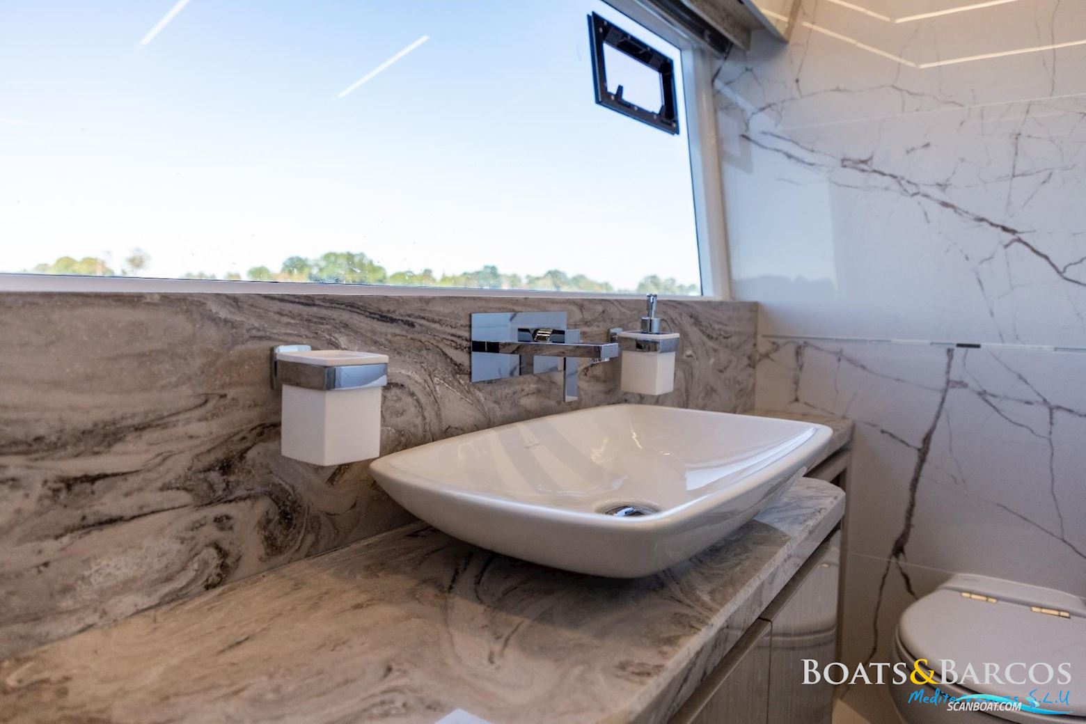 Galeon 640 Fly
