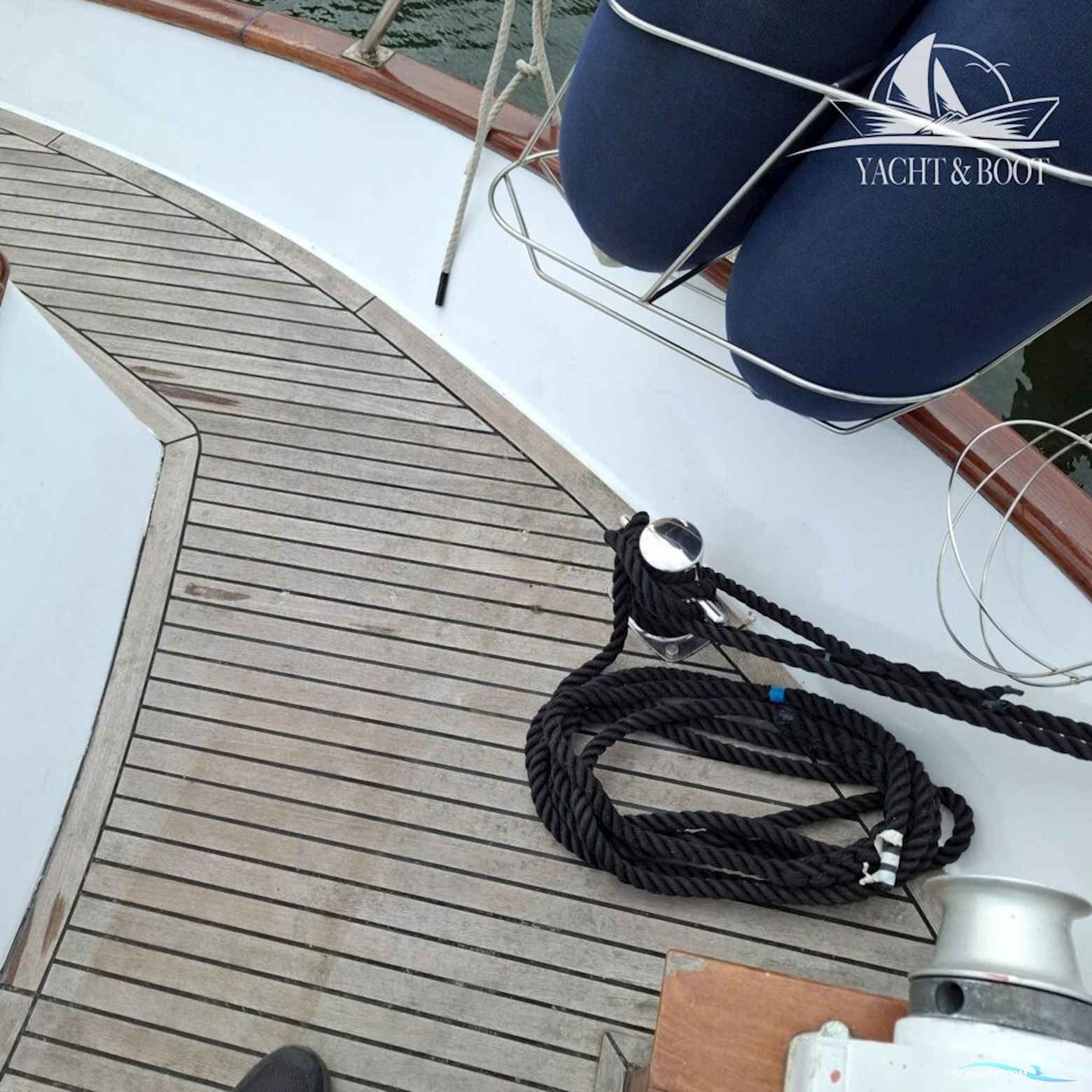 Gladstone Lyall & Co Aquila Queen Trawler 35