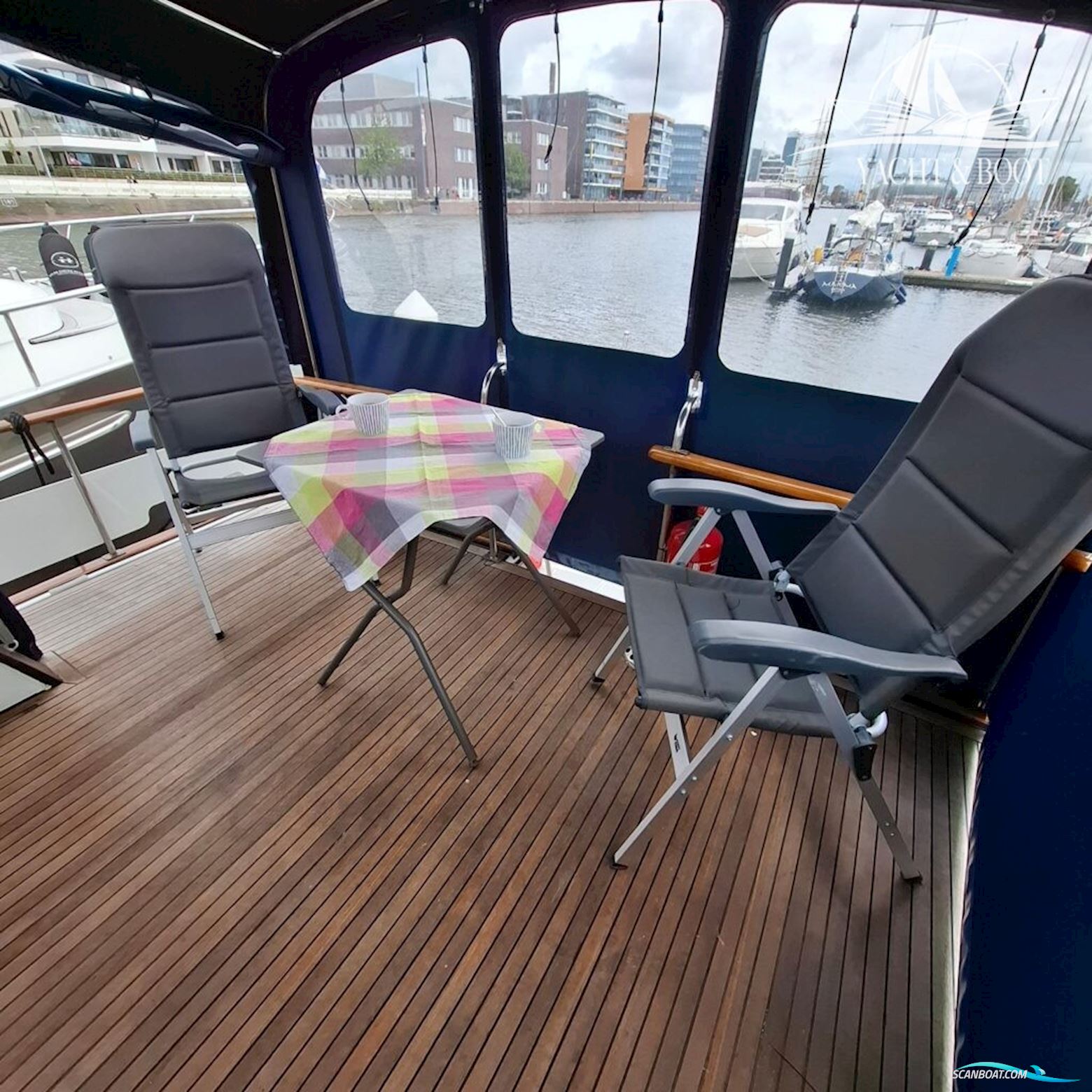 Gladstone Lyall & Co Aquila Queen Trawler 35