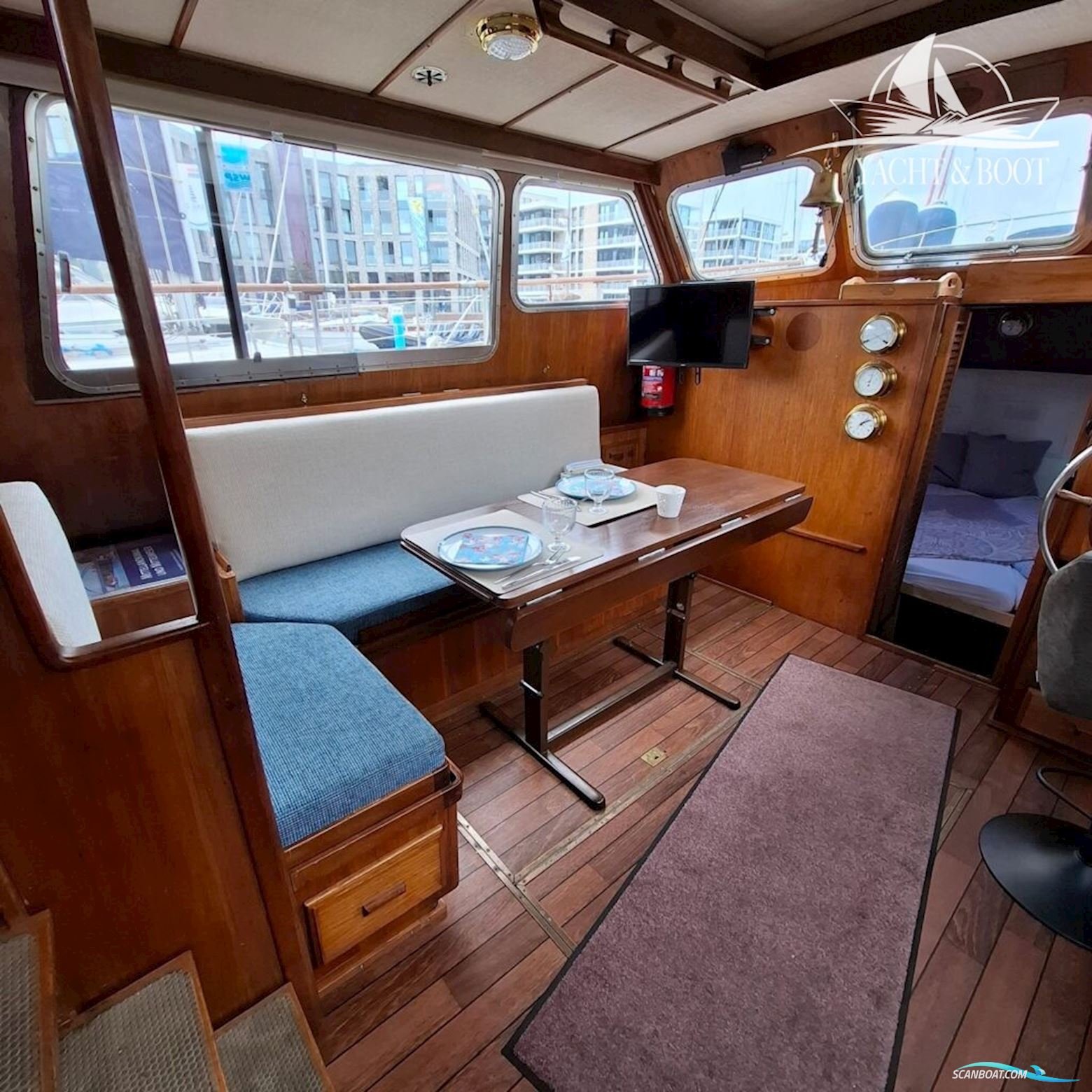 Gladstone Lyall & Co Aquila Queen Trawler 35