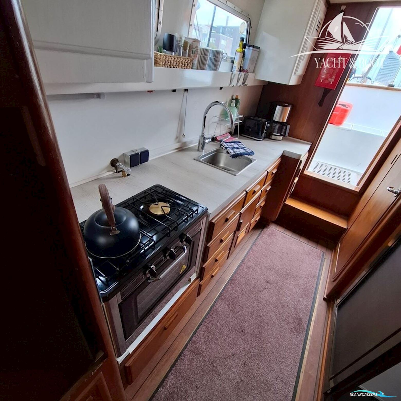 Gladstone Lyall & Co Aquila Queen Trawler 35