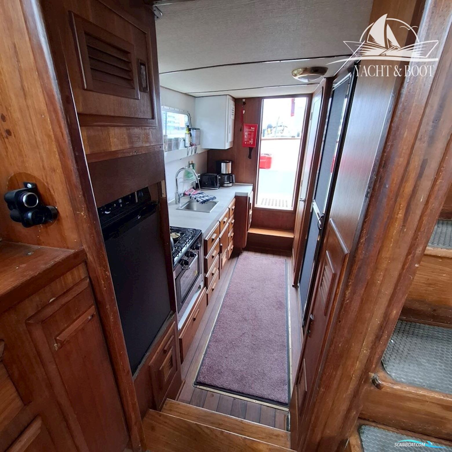 Gladstone Lyall & Co Aquila Queen Trawler 35