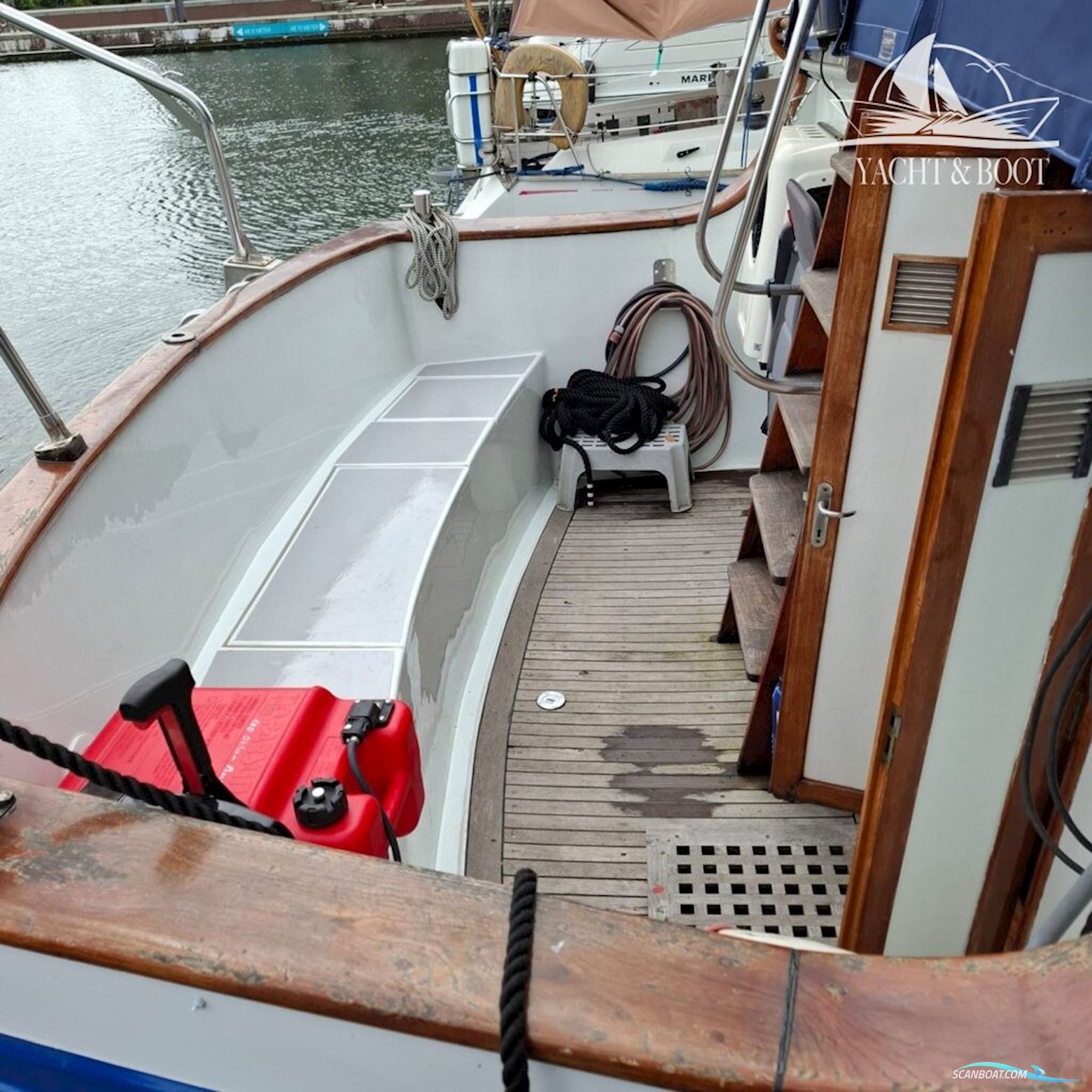 Gladstone Lyall & Co Gladstone Lyall & Co Aquila Queen Trawler 35