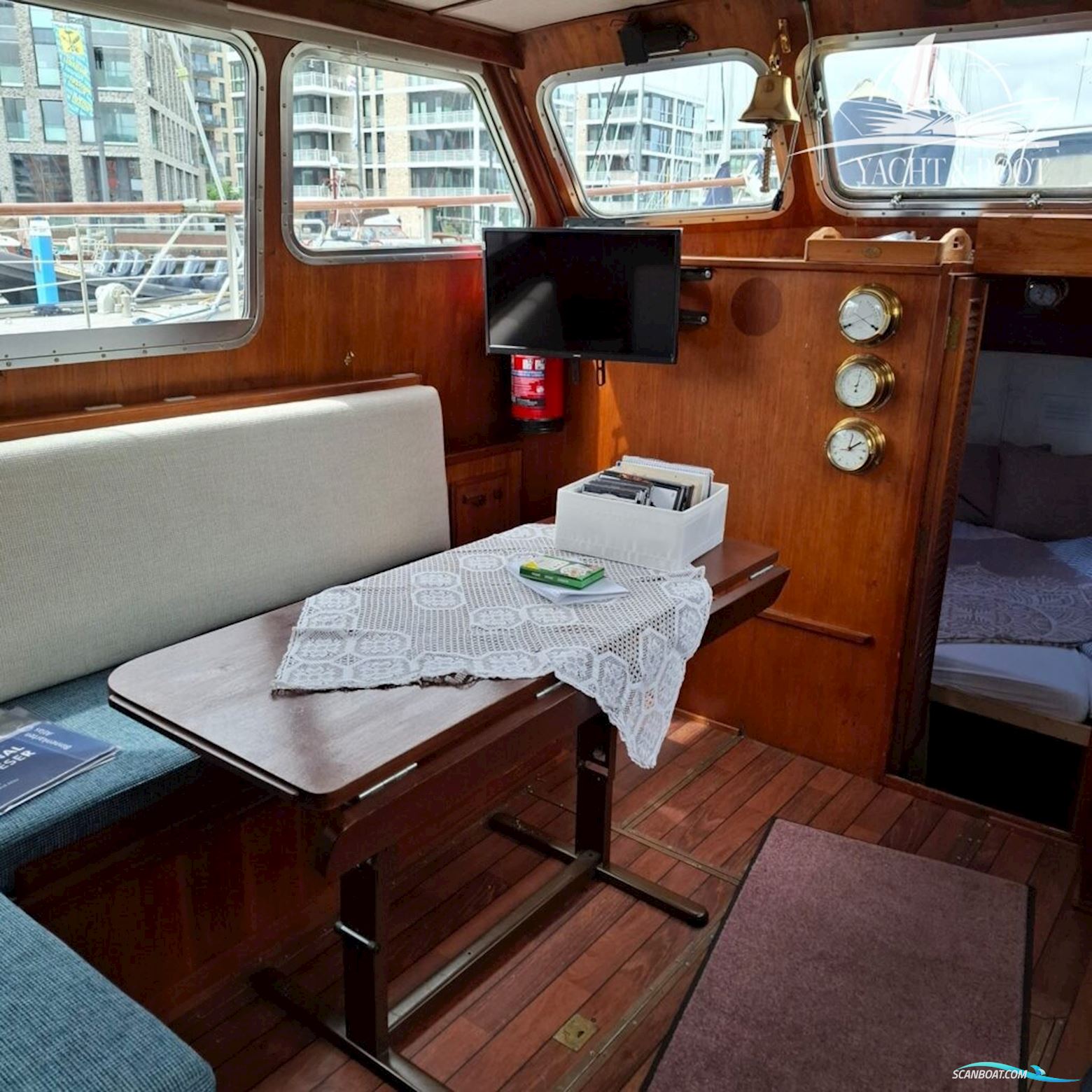 Gladstone Lyall & Co Gladstone Lyall & Co Aquila Queen Trawler 35