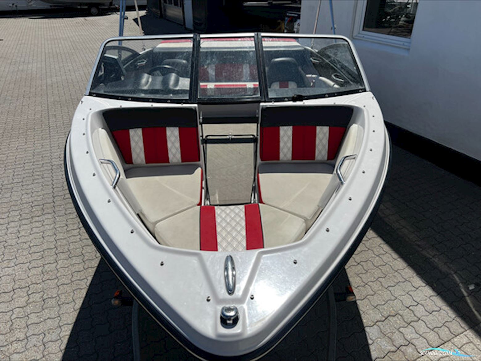 Glastron 185 GTS, MerCruiser 4.5 250 HK V6 årg 2017