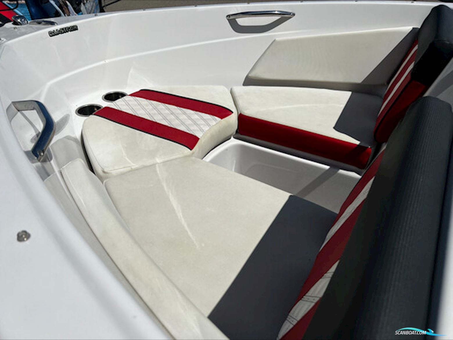 Glastron 185 GTS, MerCruiser 4.5 250 HK V6 årg 2017