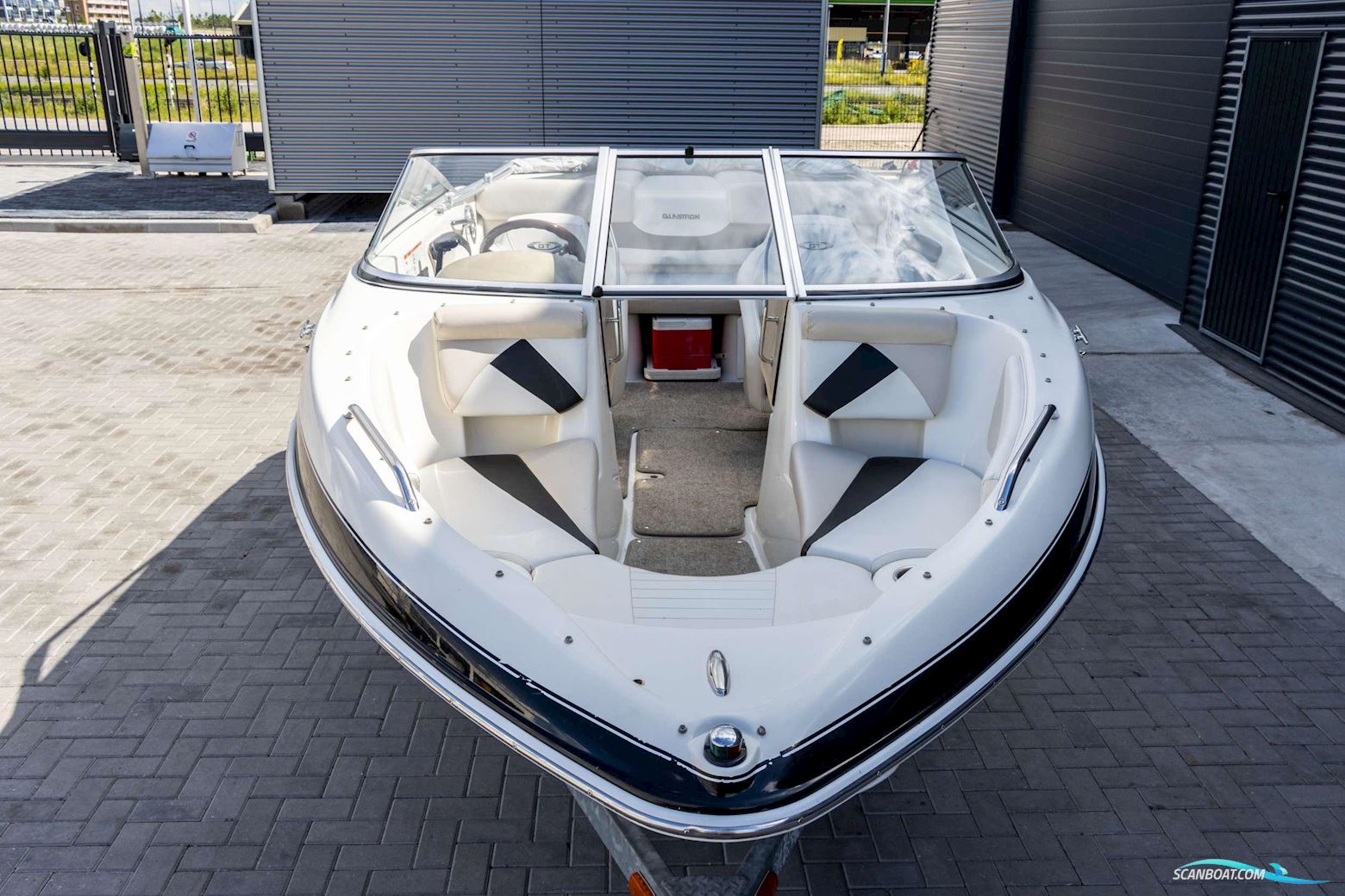Glastron GT 185