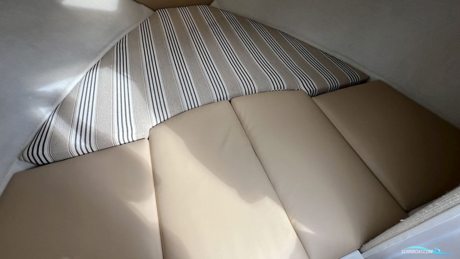 Glastron GT 229