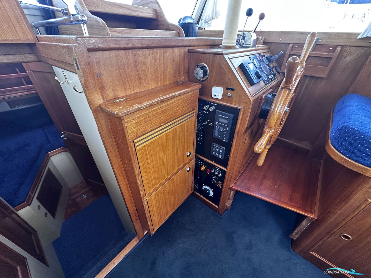 Grand Banks 32