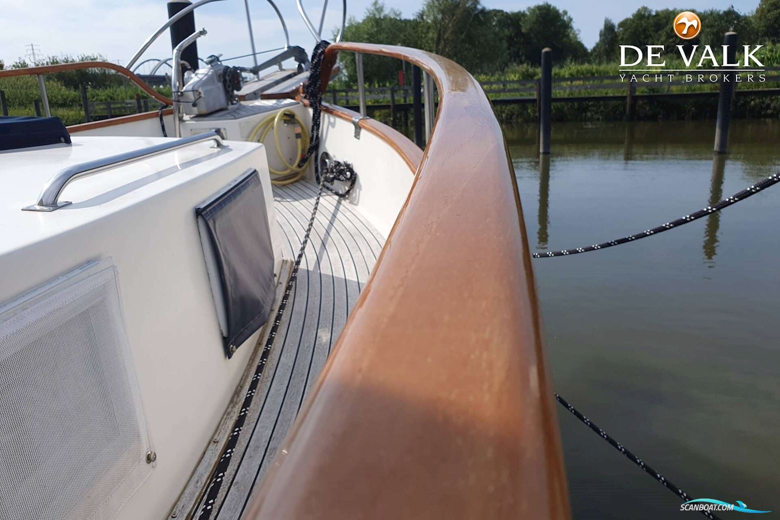Grand Banks 32