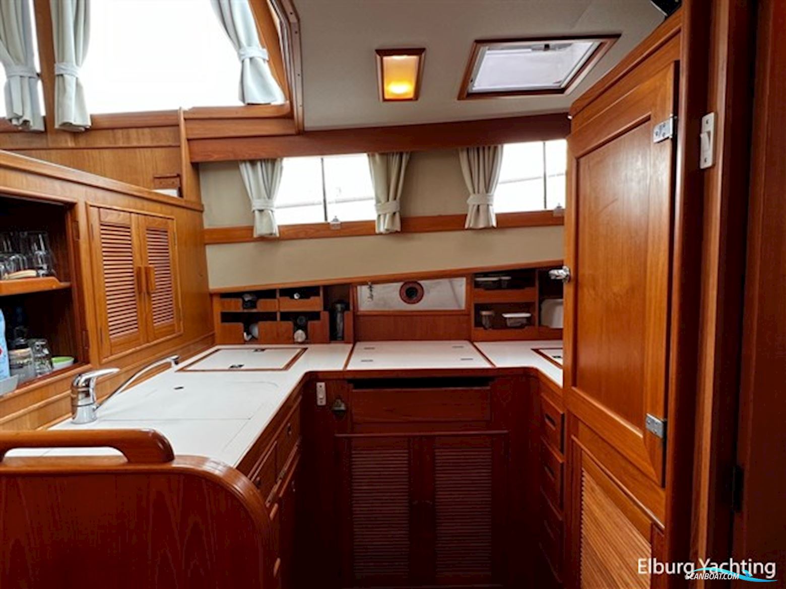 Grand Banks 42 - Motoryacht