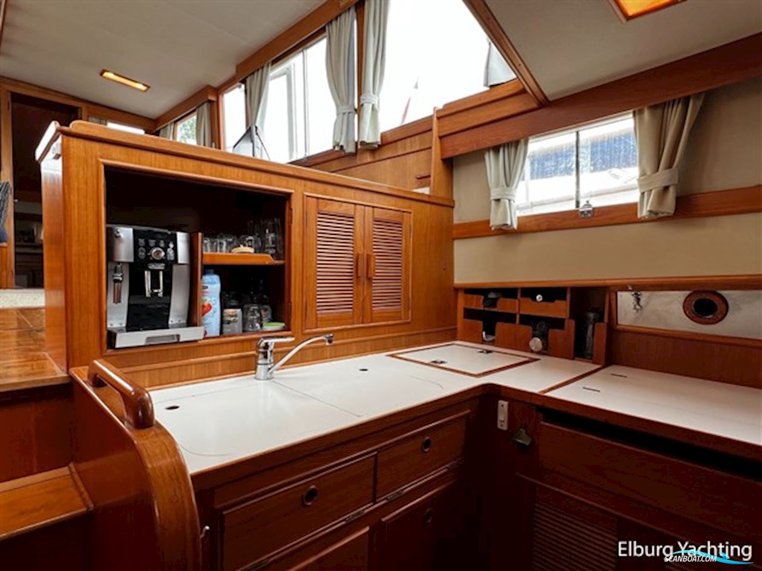 Grand Banks 42 - Motoryacht