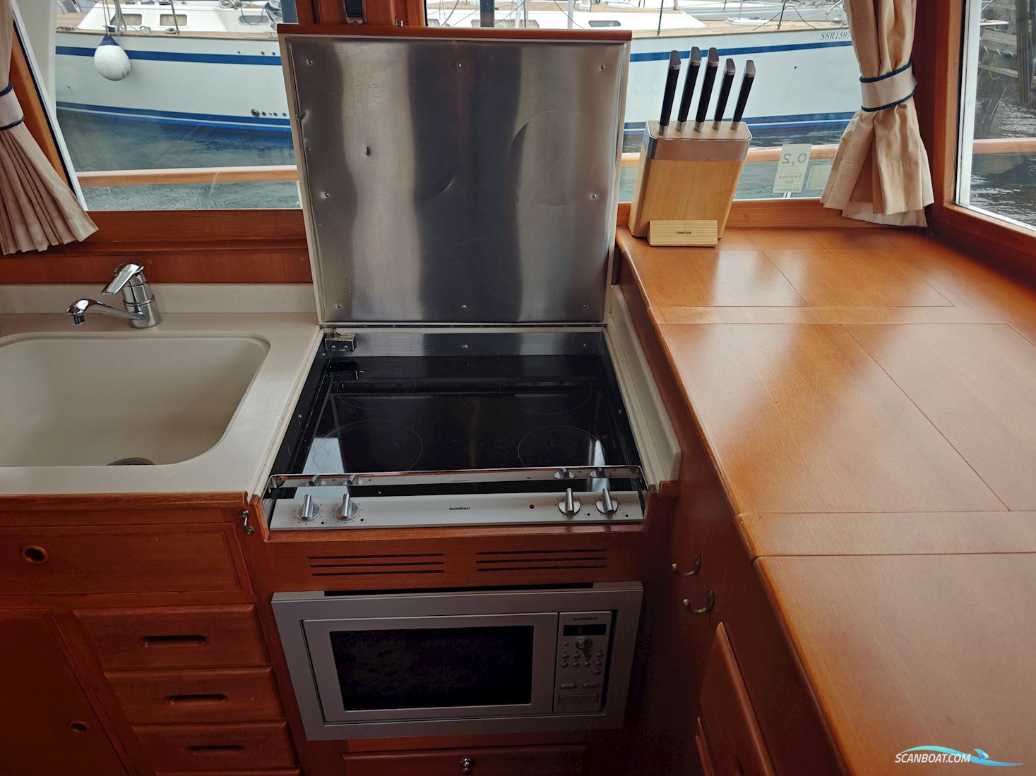 Grand Banks 42 Europa