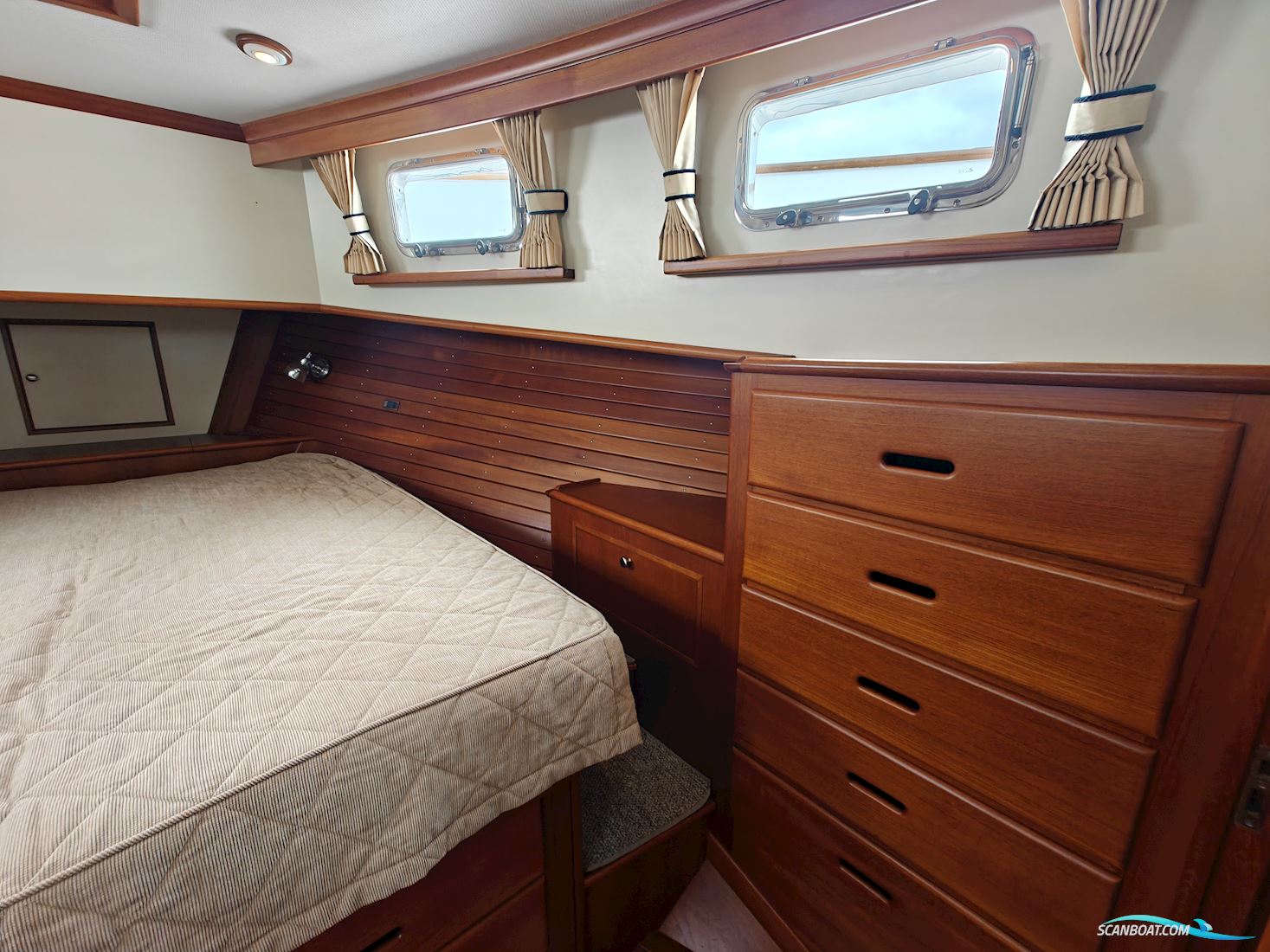 Grand Banks 42 Europa