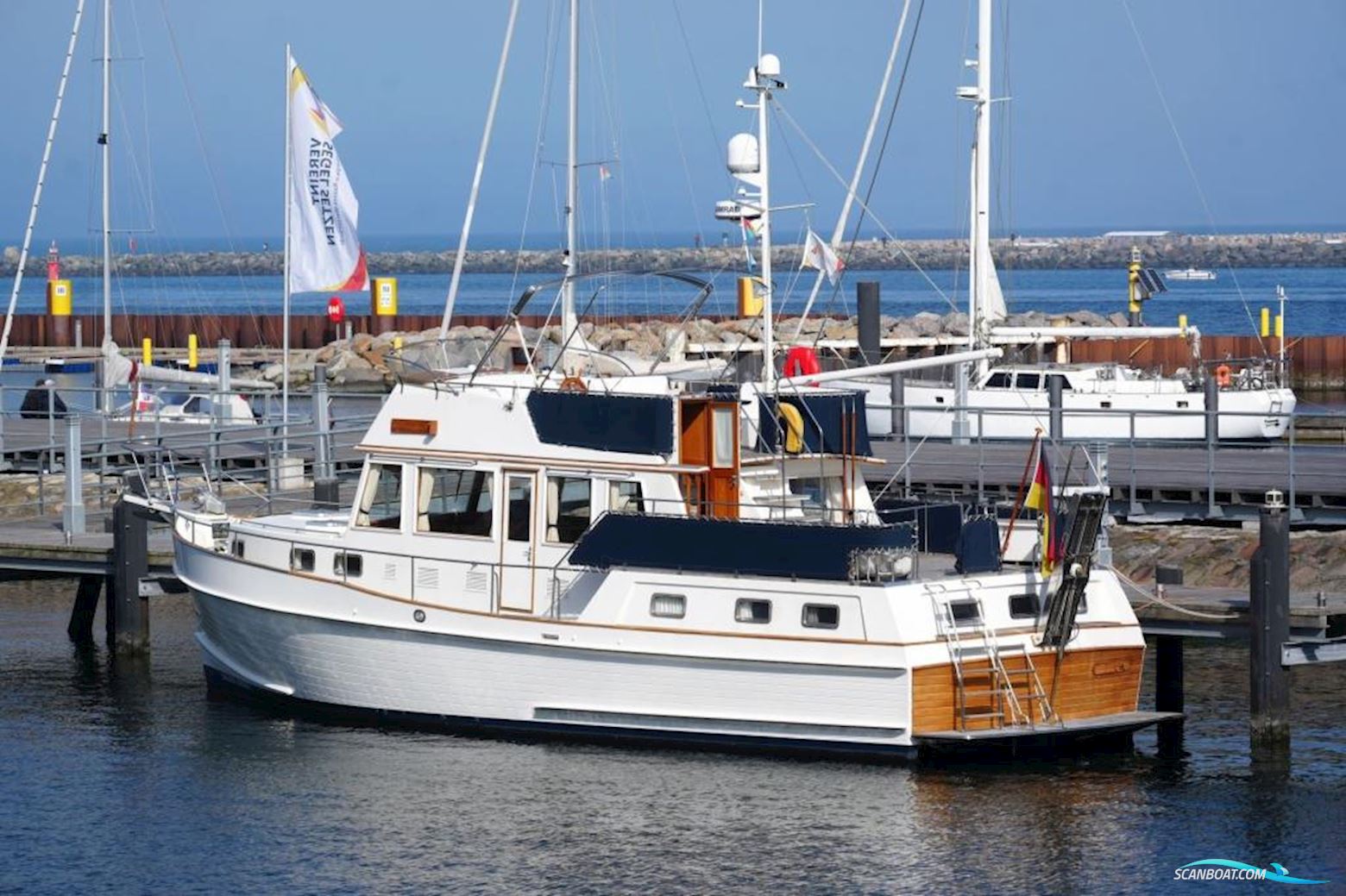 Grand Banks 46 Motor Yacht
