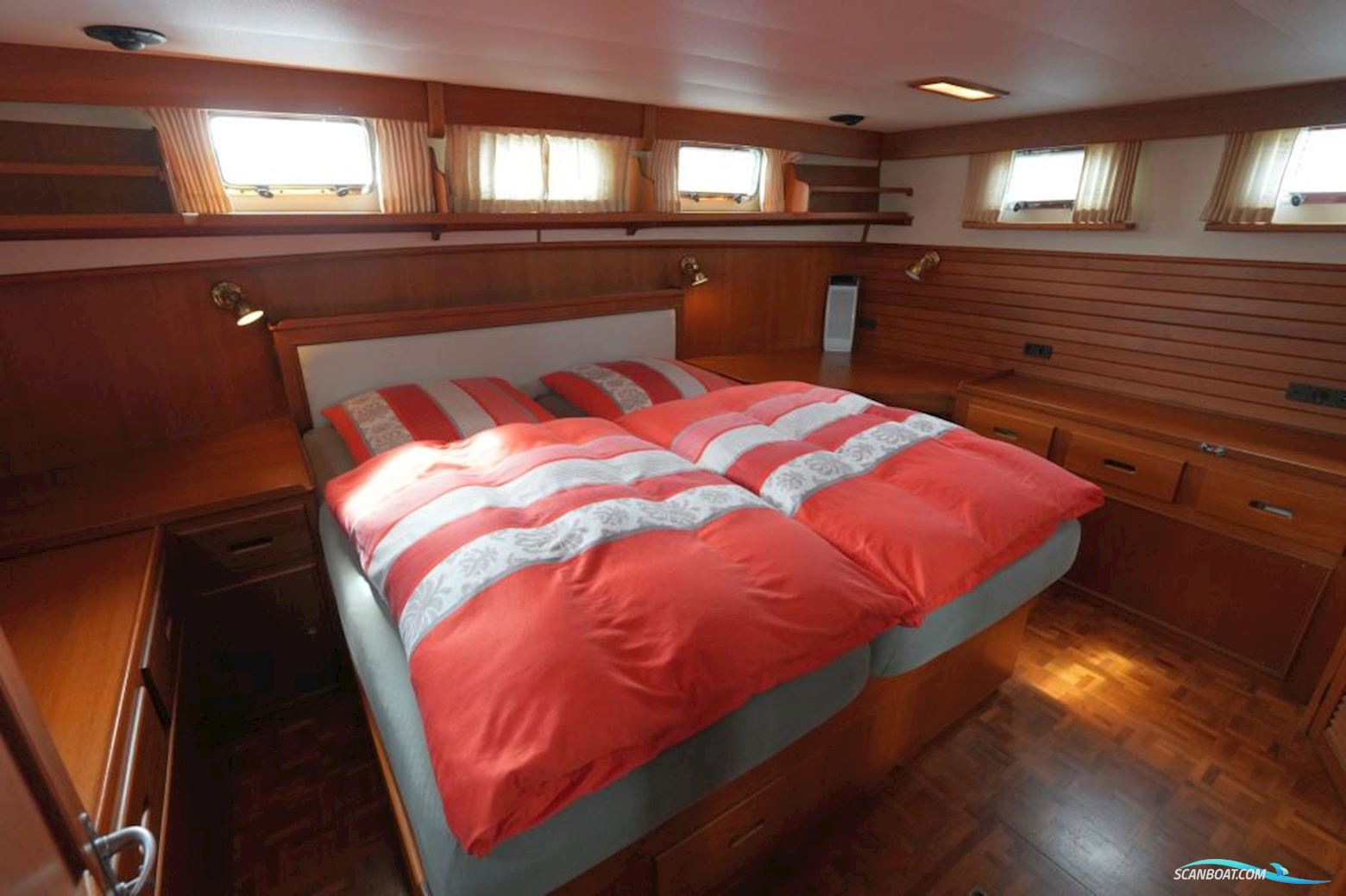 Grand Banks 46 Motor Yacht