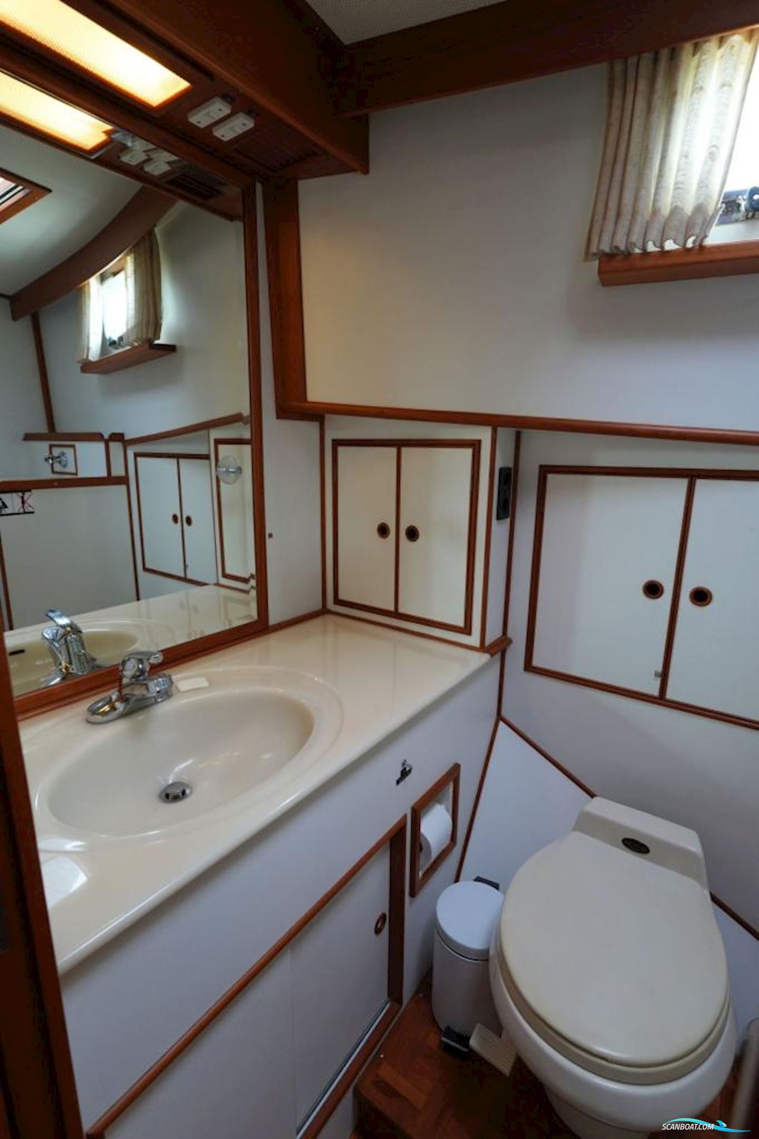 Grand Banks 46 Motor Yacht