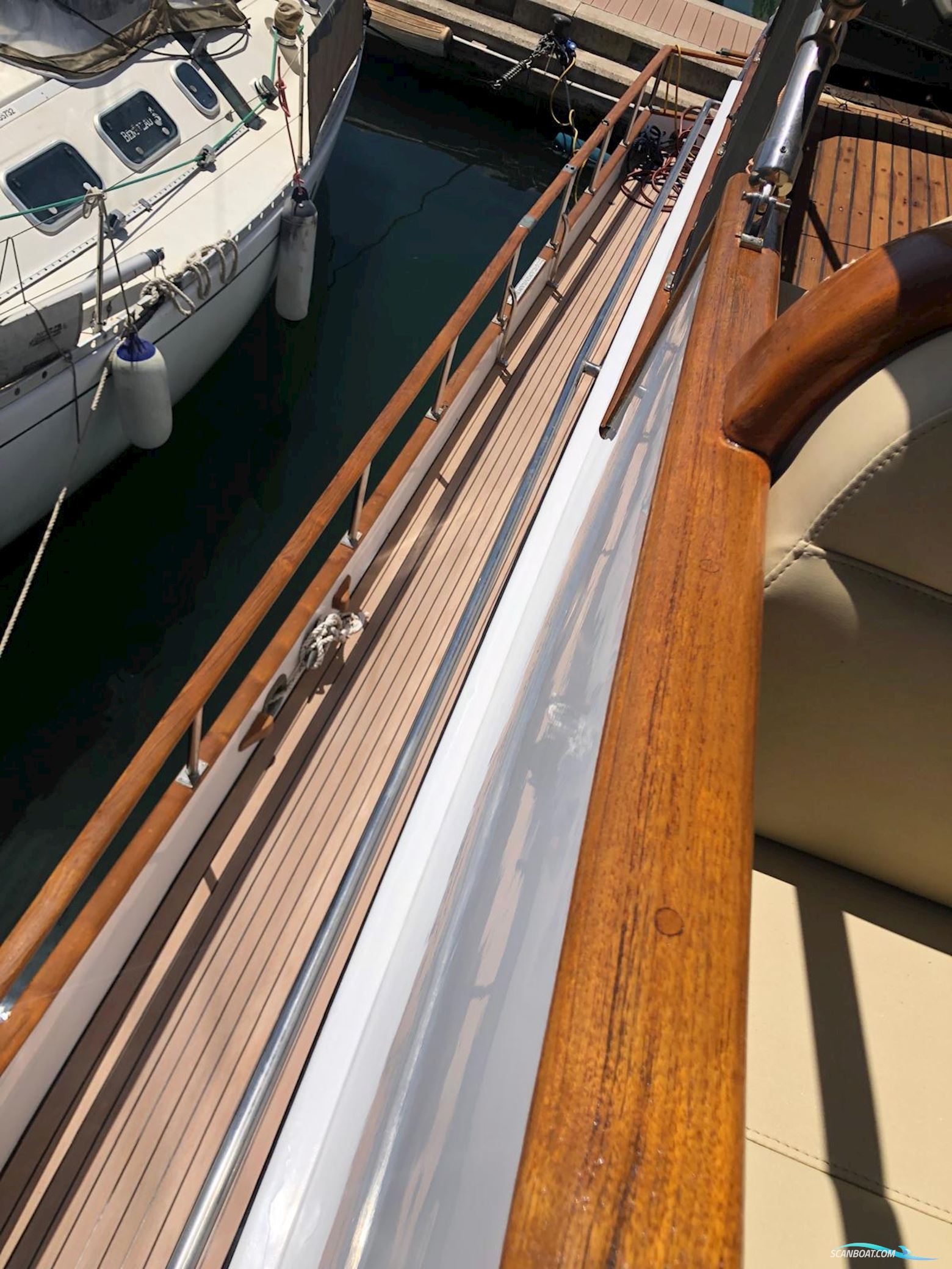 Grandbanks 42 Classic