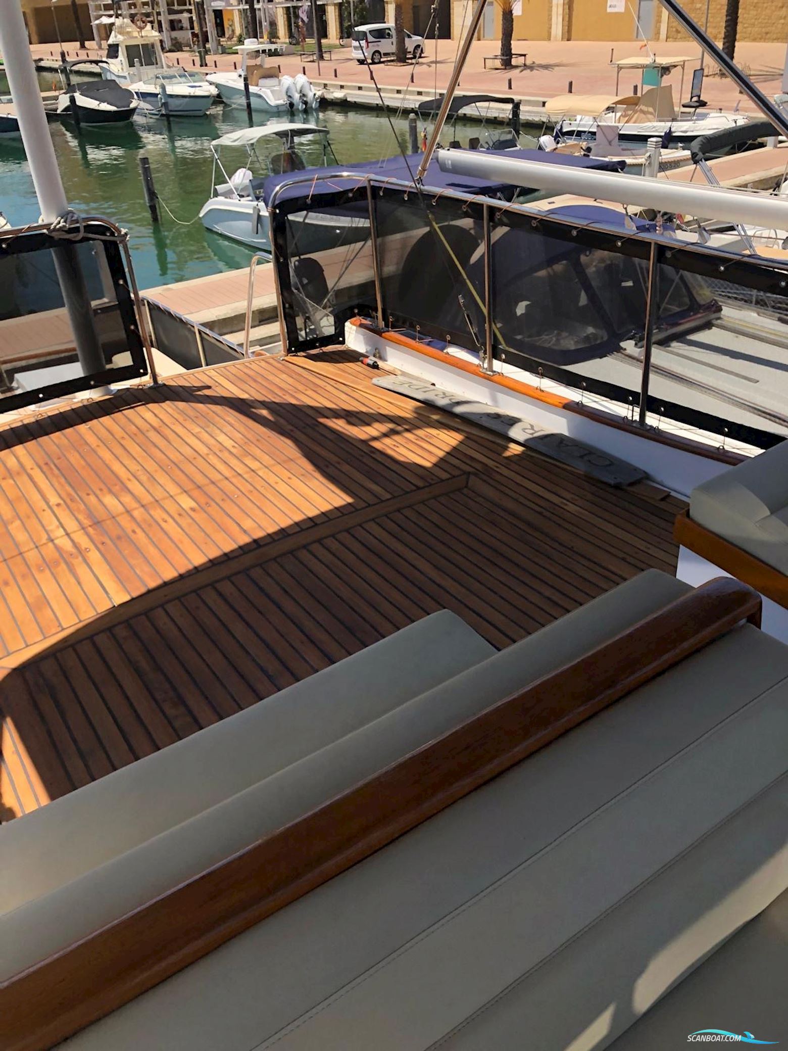 Grandbanks 42 Classic