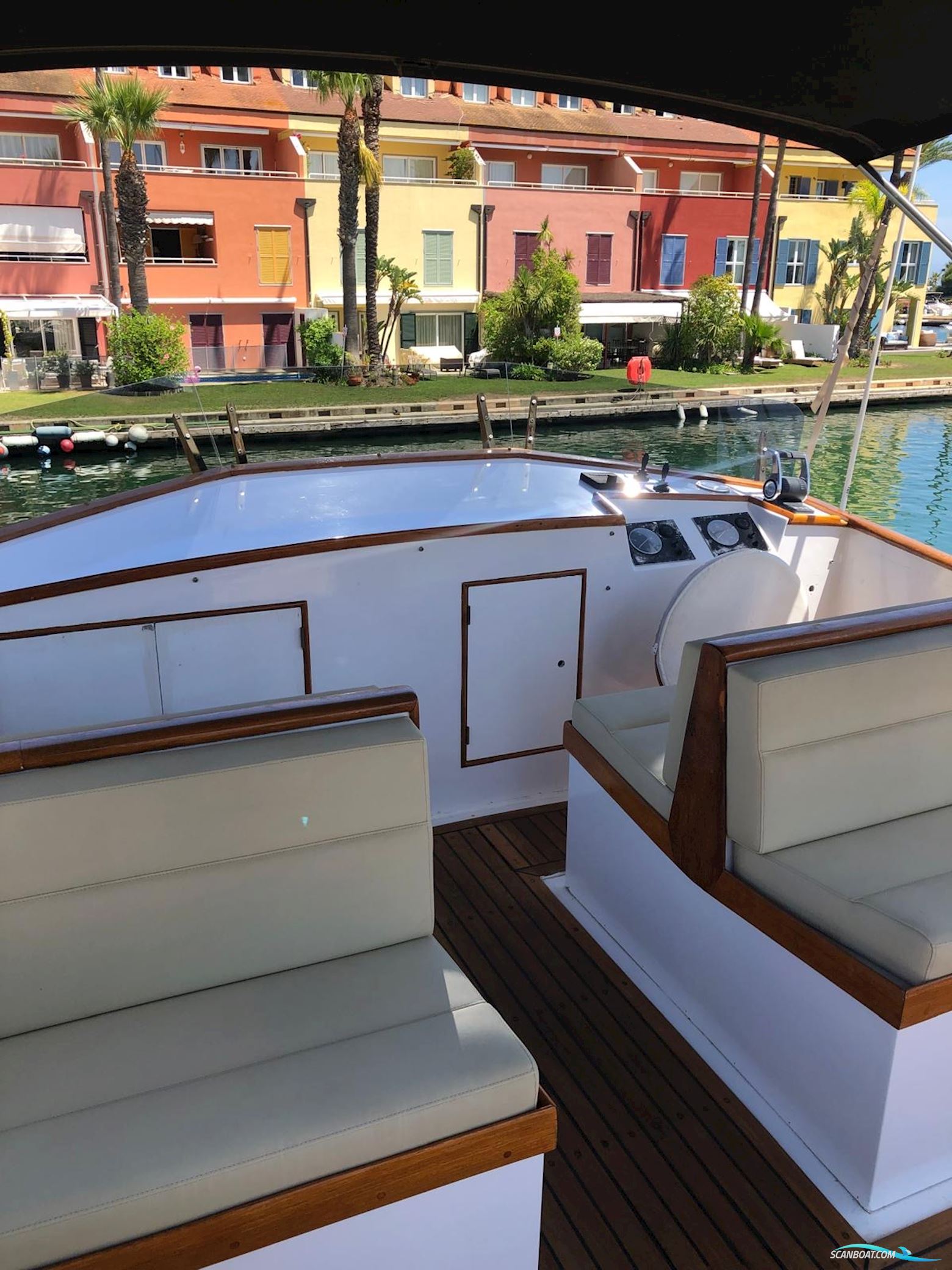 Grandbanks 42 Classic