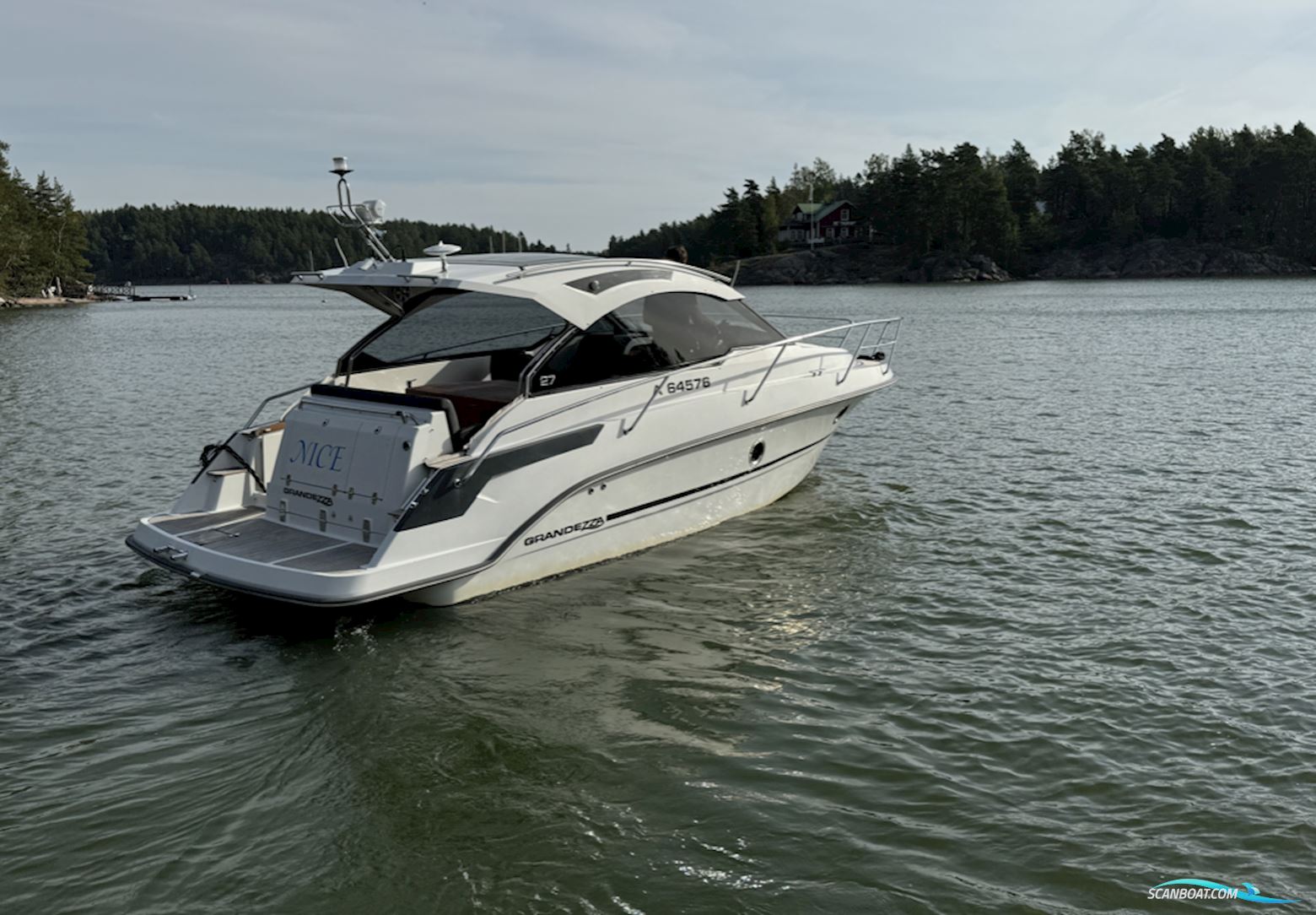 Grandezza 27 OC Motorboten 2013, met  Mercruiser motor, Finland